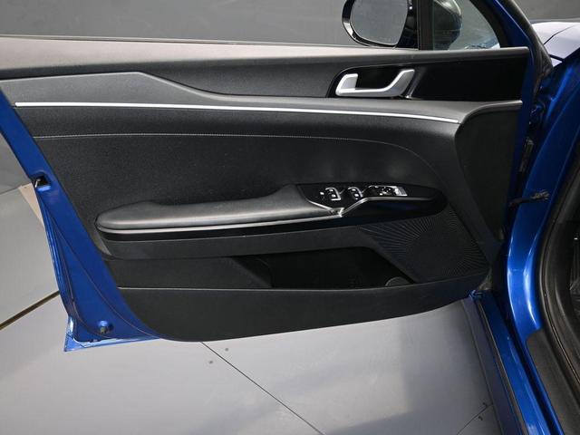 Photo of 2023 Sapphire Blue Kia K5