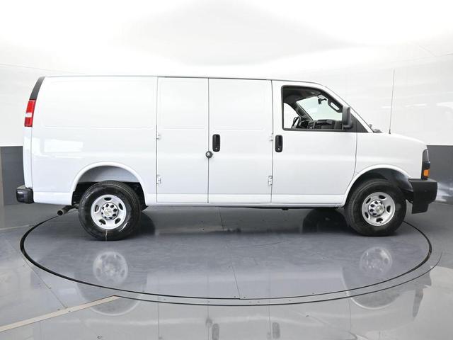 Photo of 2025 Summit White Chevrolet Express 2500
