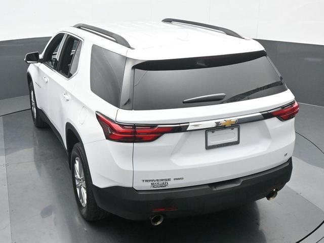 Photo of 2022 Summit White Chevrolet Traverse