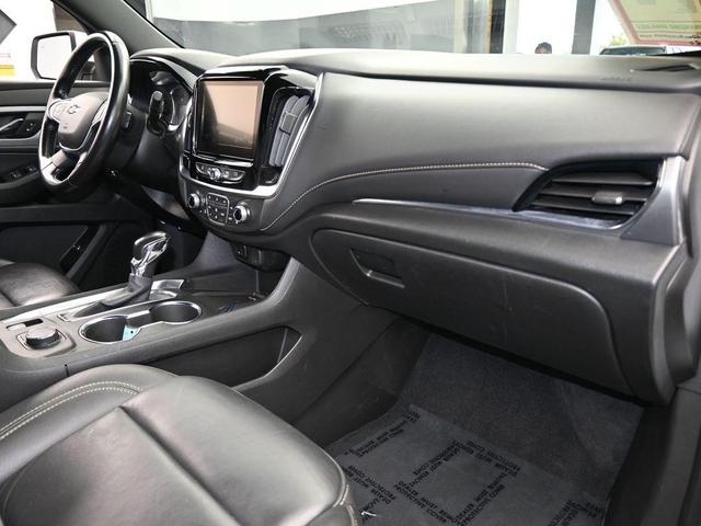 Photo of 2022 Summit White Chevrolet Traverse