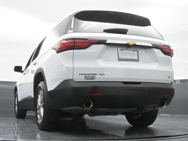 Photo of 2022 Summit White Chevrolet Traverse