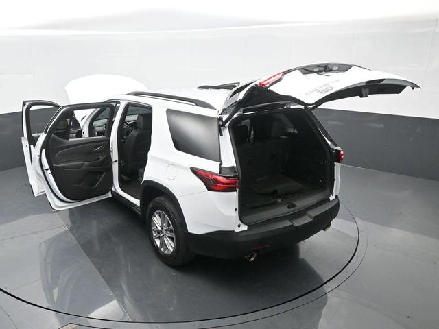 Photo of 2022 Summit White Chevrolet Traverse