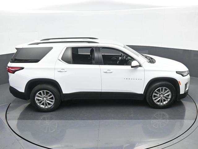 Photo of 2022 Summit White Chevrolet Traverse
