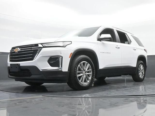 Photo of 2022 Summit White Chevrolet Traverse