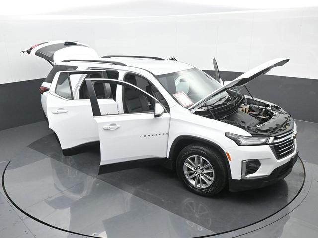 Photo of 2022 Summit White Chevrolet Traverse