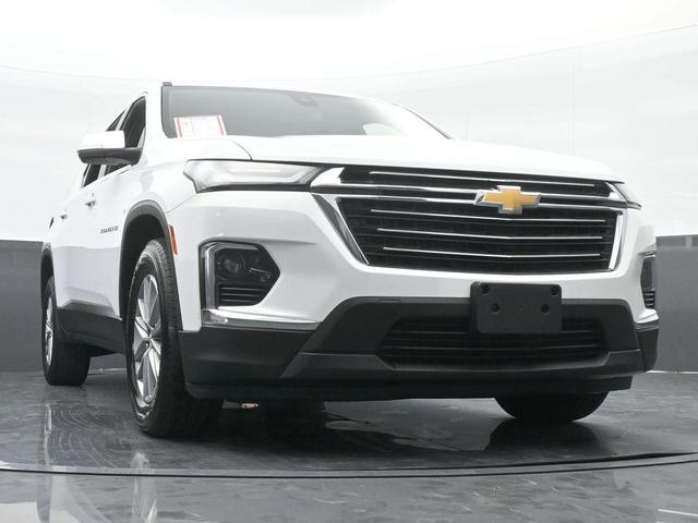 Photo of 2022 Summit White Chevrolet Traverse
