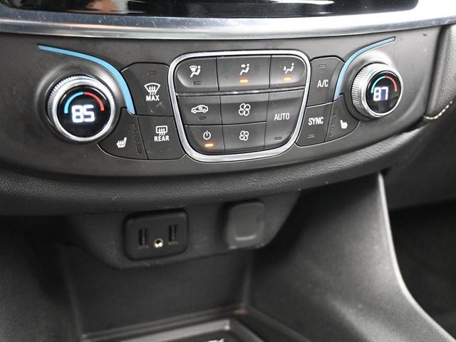 Photo of 2022 Summit White Chevrolet Traverse