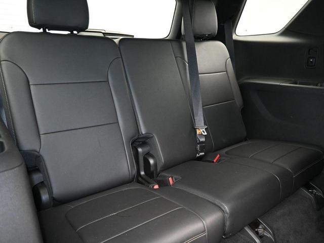 Photo of 2022 Summit White Chevrolet Traverse