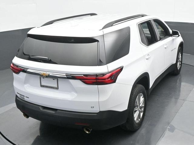 Photo of 2022 Summit White Chevrolet Traverse