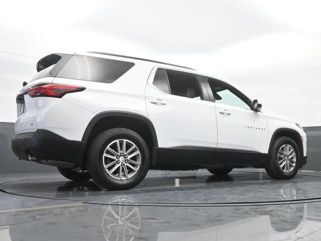 Photo of 2022 Summit White Chevrolet Traverse