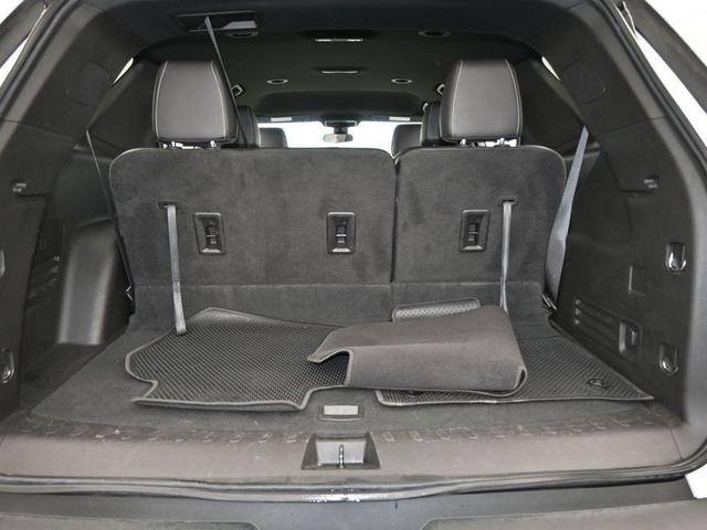 Photo of 2022 Summit White Chevrolet Traverse
