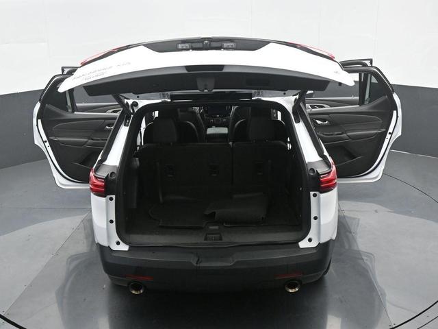 Photo of 2022 Summit White Chevrolet Traverse