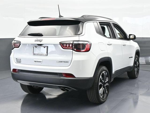Photo of 2022 Bright White Clearcoat Jeep Compass