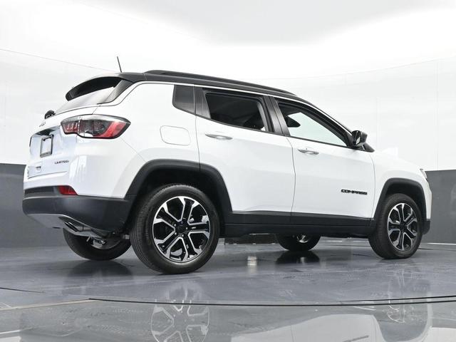 Photo of 2022 Bright White Clearcoat Jeep Compass