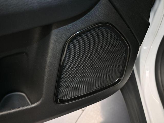 Photo of 2022 Bright White Clearcoat Jeep Compass