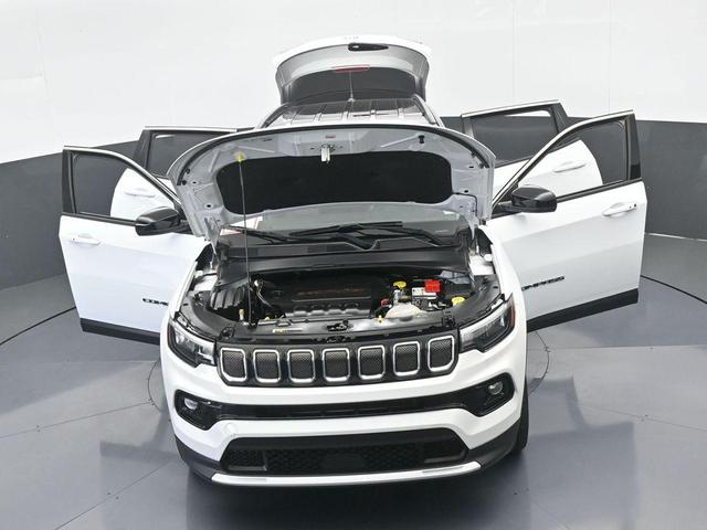 Photo of 2022 Bright White Clearcoat Jeep Compass