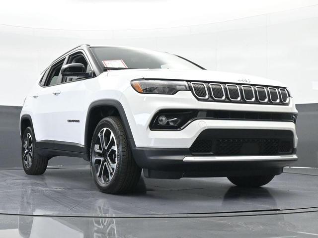 Photo of 2022 Bright White Clearcoat Jeep Compass