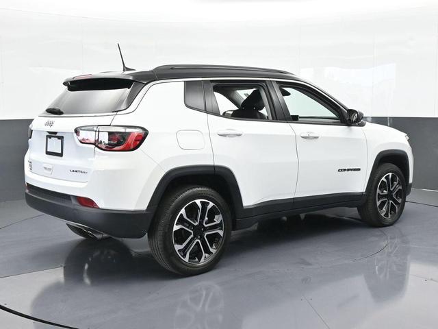 Photo of 2022 Bright White Clearcoat Jeep Compass