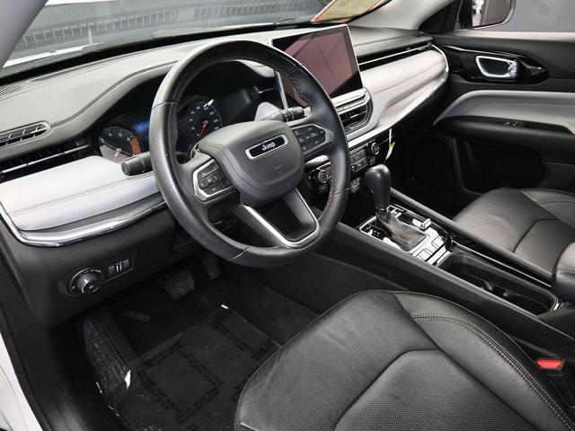Photo of 2022 Bright White Clearcoat Jeep Compass