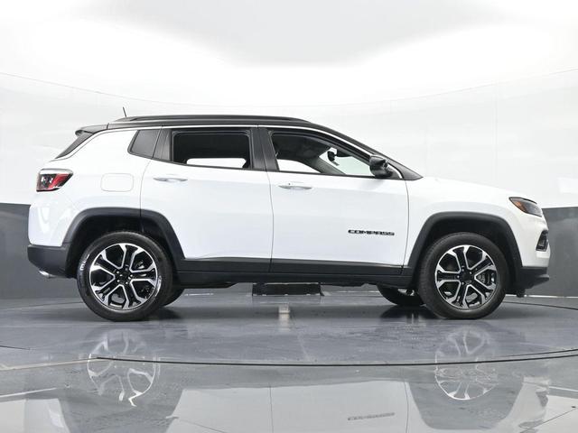 Photo of 2022 Bright White Clearcoat Jeep Compass