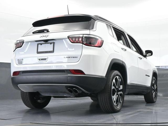 Photo of 2022 Bright White Clearcoat Jeep Compass