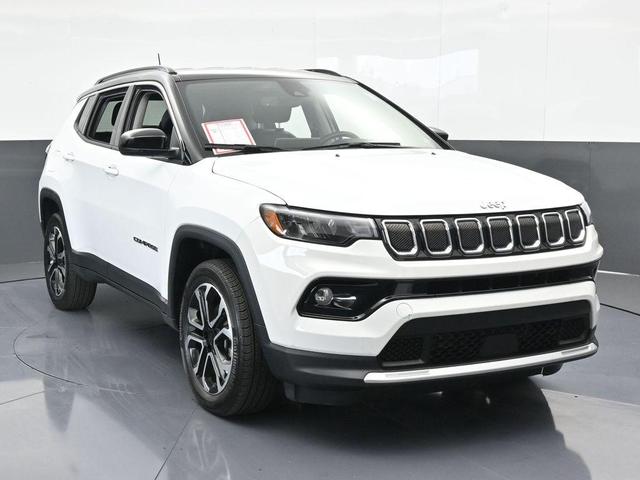 Photo of 2022 Bright White Clearcoat Jeep Compass