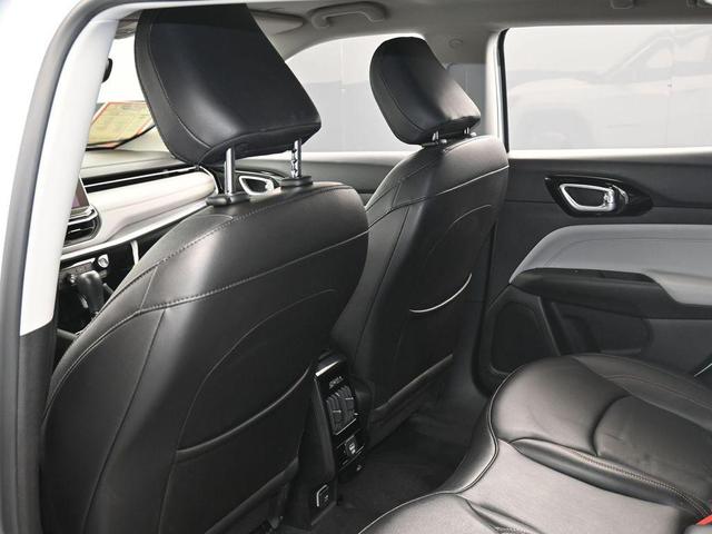 Photo of 2022 Bright White Clearcoat Jeep Compass