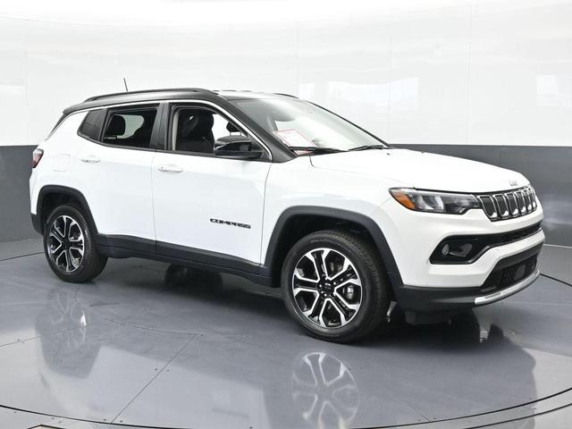 Photo of 2022 Bright White Clearcoat Jeep Compass