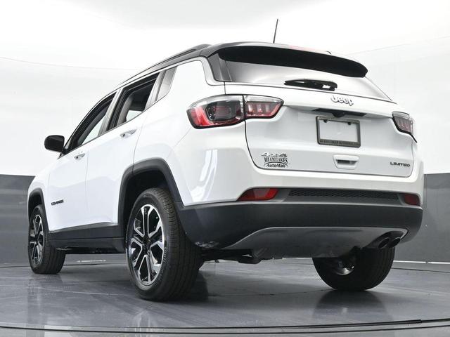 Photo of 2022 Bright White Clearcoat Jeep Compass