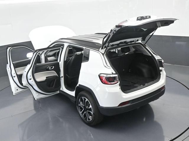 Photo of 2022 Bright White Clearcoat Jeep Compass
