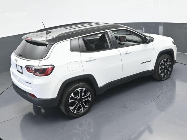 Photo of 2022 Bright White Clearcoat Jeep Compass