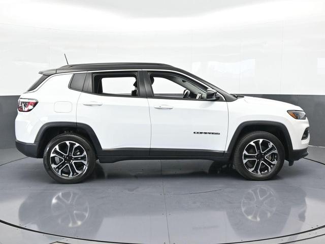 Photo of 2022 Bright White Clearcoat Jeep Compass