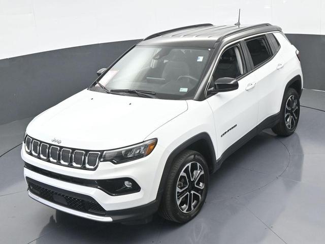 Photo of 2022 Bright White Clearcoat Jeep Compass