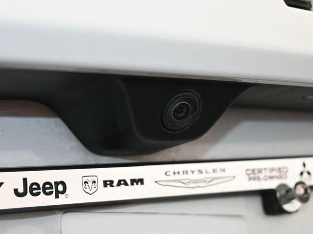 Photo of 2020 Bright White Clearcoat Jeep Grand Cherokee