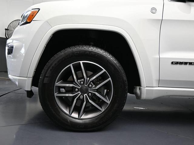 Photo of 2020 Bright White Clearcoat Jeep Grand Cherokee