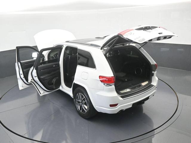 Photo of 2020 Bright White Clearcoat Jeep Grand Cherokee