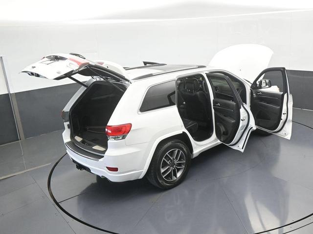 Photo of 2020 Bright White Clearcoat Jeep Grand Cherokee