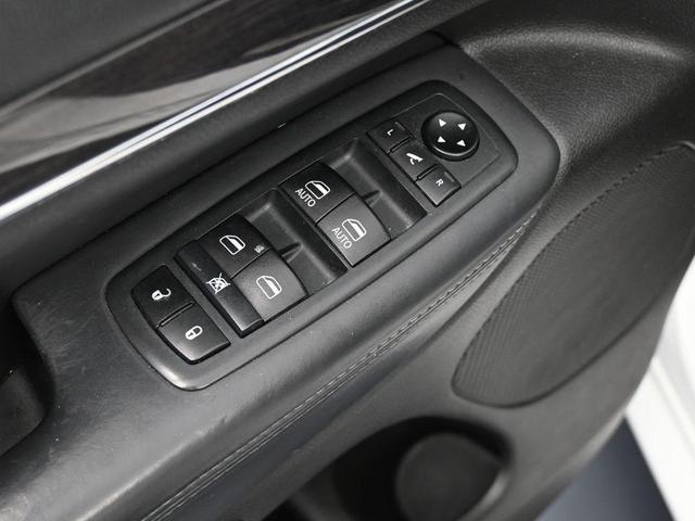 Photo of 2020 Bright White Clearcoat Jeep Grand Cherokee