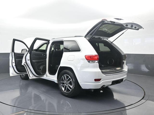 Photo of 2020 Bright White Clearcoat Jeep Grand Cherokee