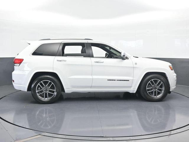 Photo of 2020 Bright White Clearcoat Jeep Grand Cherokee