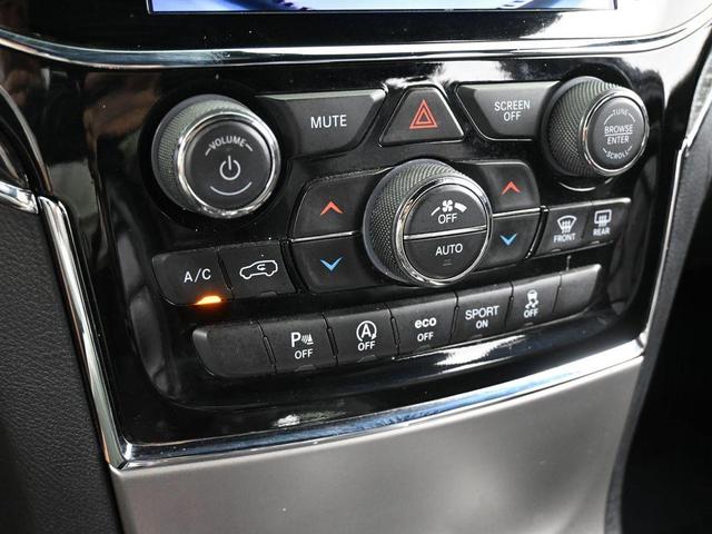Photo of 2020 Bright White Clearcoat Jeep Grand Cherokee