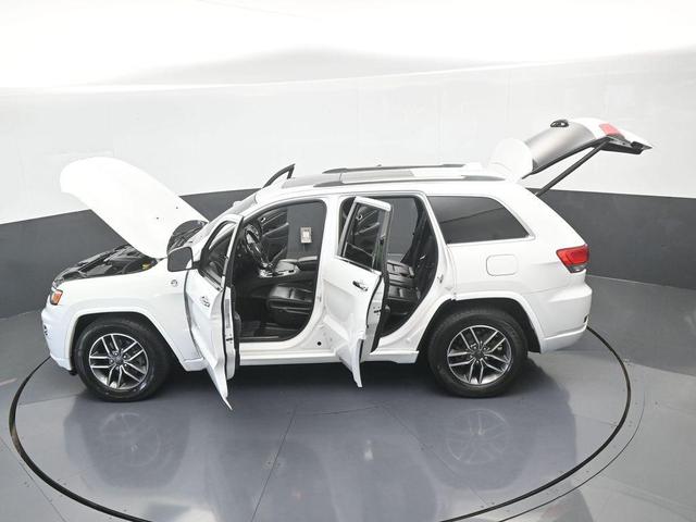 Photo of 2020 Bright White Clearcoat Jeep Grand Cherokee