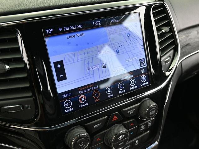 Photo of 2020 Bright White Clearcoat Jeep Grand Cherokee