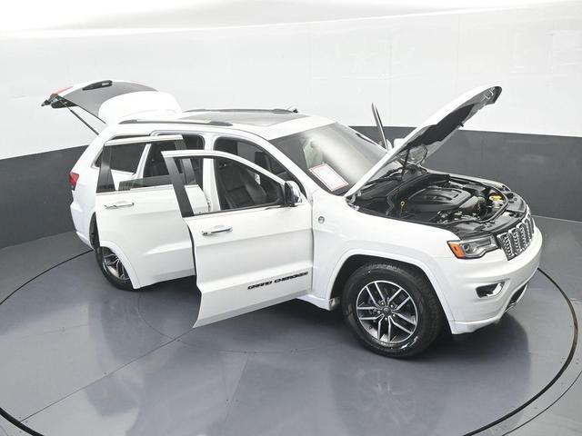 Photo of 2020 Bright White Clearcoat Jeep Grand Cherokee