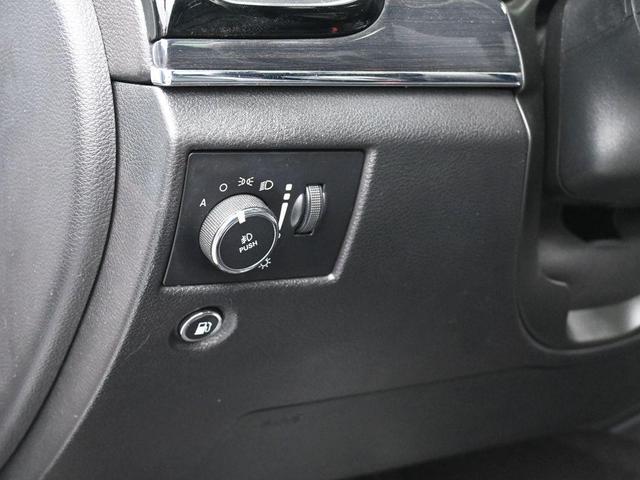 Photo of 2020 Bright White Clearcoat Jeep Grand Cherokee