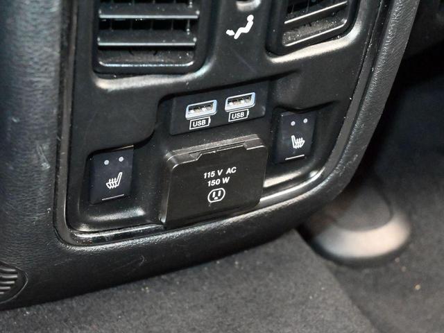 Photo of 2020 Bright White Clearcoat Jeep Grand Cherokee