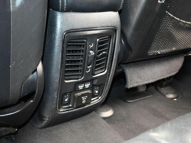 Photo of 2020 Bright White Clearcoat Jeep Grand Cherokee