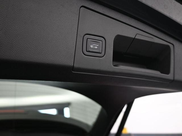 Photo of 2024 Stellar Black Metallic Cadillac XT4