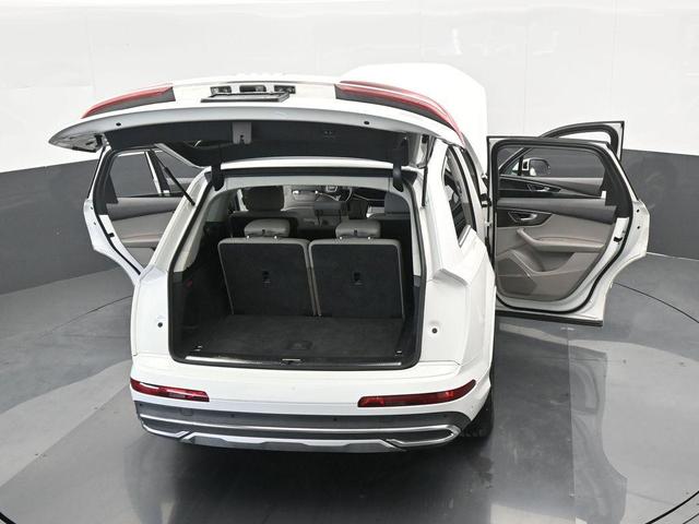 Photo of 2021 Carrara White Audi Q7