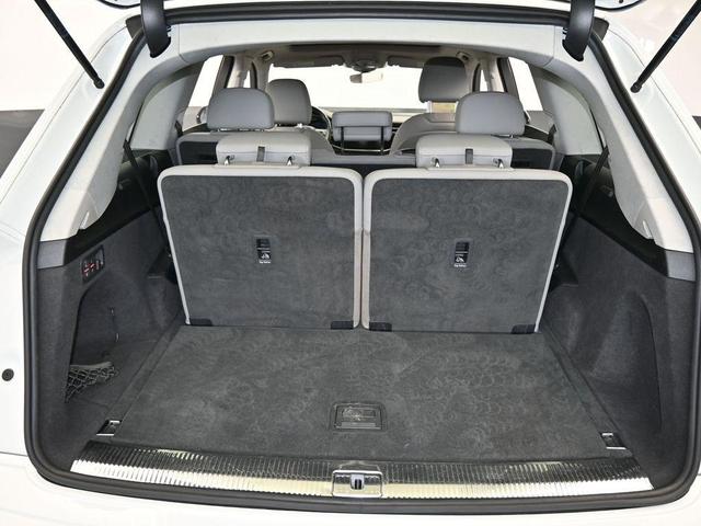 Photo of 2021 Carrara White Audi Q7